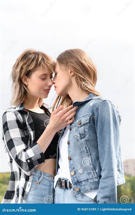 cute lesbian teens